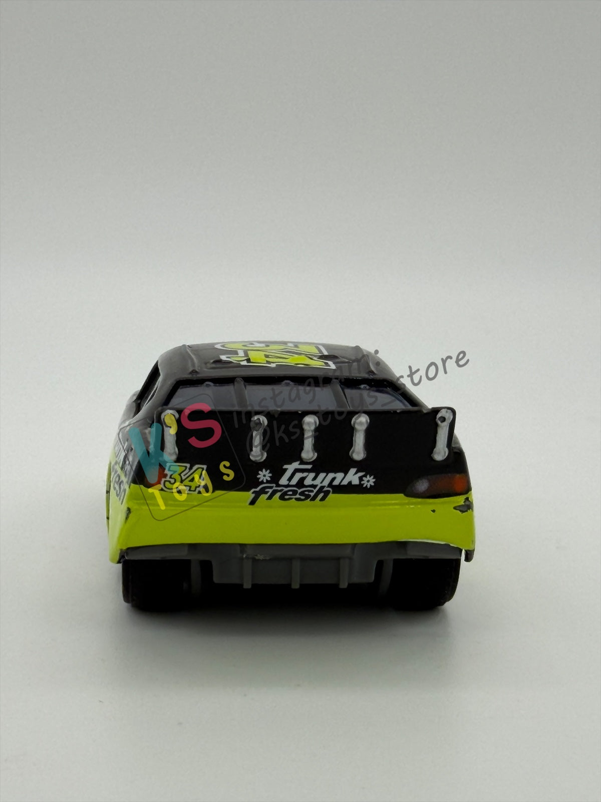 PRE-OWNED / LOOSE DISNEY PIXAR CARS BY MATTEL - "TRUNK FRESH RUBBER TIRES" - SYNTHETIC RUBBER TIRES SERIES - GOOD CONDITION - READ DESCRIPTION!!!!!!!!!!