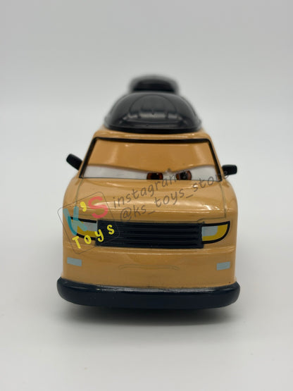 PRE-OWNED / LOOSE DISNEY STORE OF DISNEY PIXAR CARS 1:43 - KINGPIN NOBUNAGA  - TRAVELLING THROUGH TOKYO SERIES - NEAR MINT CONDITION