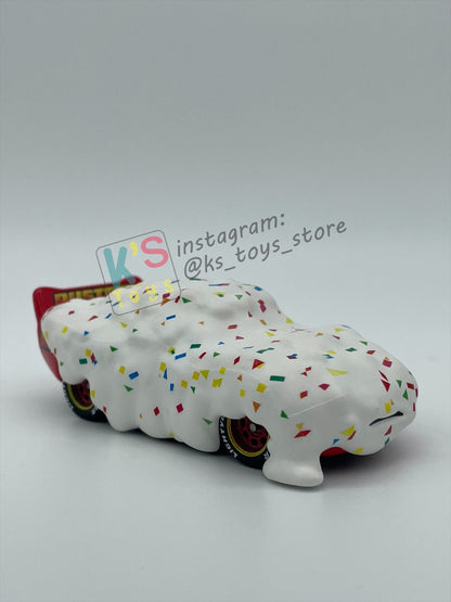 PRE-OWNED / LOOSE DISNEY PIXAR CARS 1:55 BY MATTEL - "CUPCAKE LIGHTNING MCQUEEN, METALLIC FINISH" FUNNY FLASHBACK - MINT CONDITION