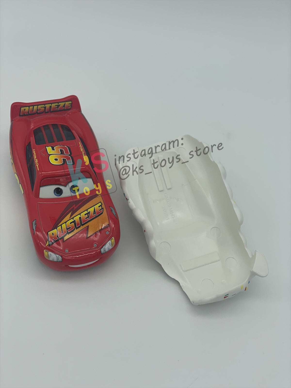 PRE-OWNED / LOOSE DISNEY PIXAR CARS 1:55 BY MATTEL - "CUPCAKE LIGHTNING MCQUEEN, METALLIC FINISH" FUNNY FLASHBACK - MINT CONDITION