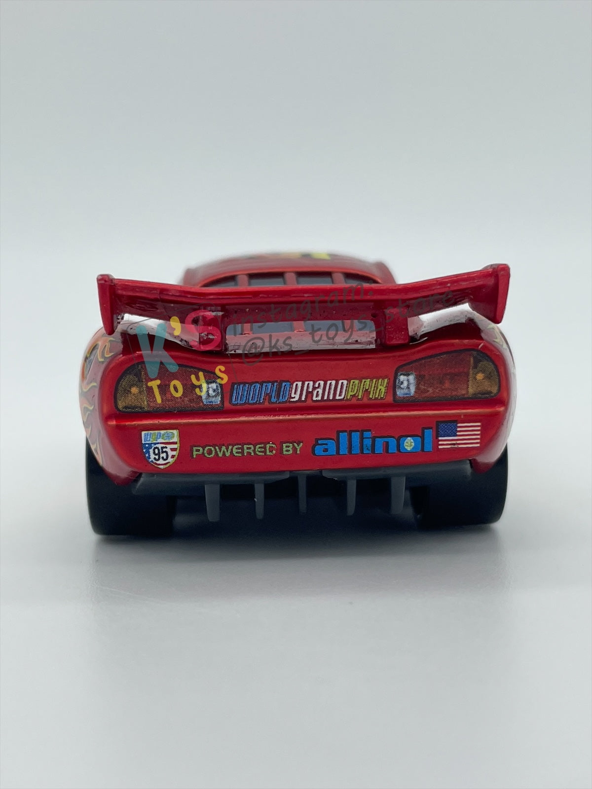 PRE-OWNED / LOOSE DISNEY PIXAR CARS 1:55 BY MATTEL - "CARS 2 LIGHTNING MCQUEEN, METALLIC FINISH" EXCLUSIVE TOYSRUS SPECIAL DECO - MINT CONDITION