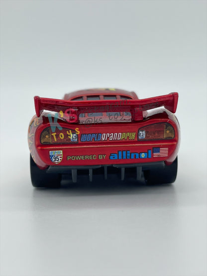 PRE-OWNED / LOOSE DISNEY PIXAR CARS 1:55 BY MATTEL - "CARS 2 LIGHTNING MCQUEEN, METALLIC FINISH" EXCLUSIVE TOYSRUS SPECIAL DECO - MINT CONDITION