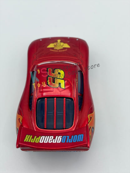 PRE-OWNED / LOOSE DISNEY PIXAR CARS 1:55 BY MATTEL - "CARS 2 LIGHTNING MCQUEEN, METALLIC FINISH" EXCLUSIVE TOYSRUS SPECIAL DECO - MINT CONDITION