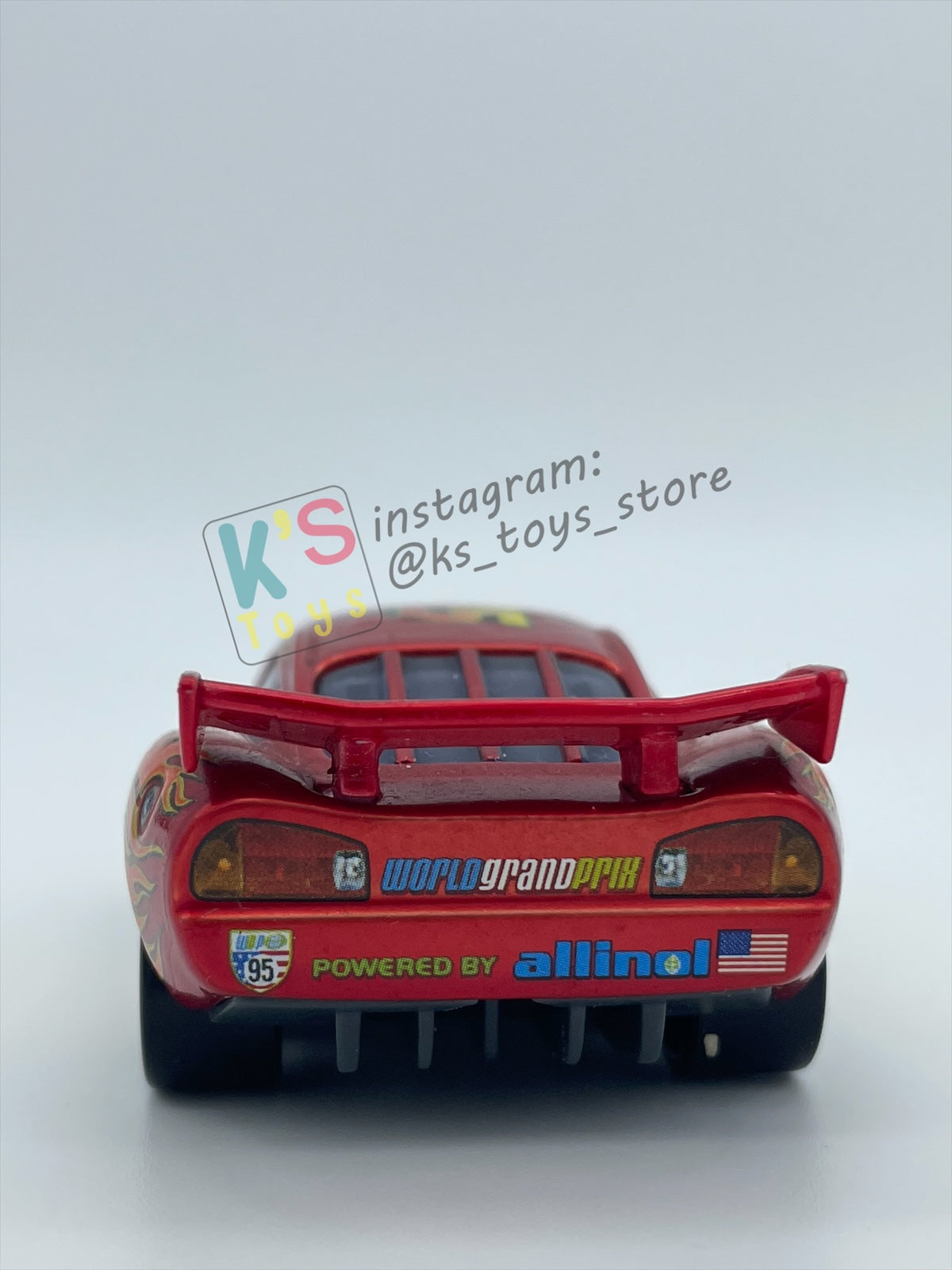 PRE-OWNED / LOOSE DISNEY PIXAR CARS 1:55 BY MATTEL - "CARS 2 LIGHTNING MCQUEEN, METALLIC FINISH" EXCLUSIVE TOYSRUS SPECIAL DECO - NEAR MINT CONDITION