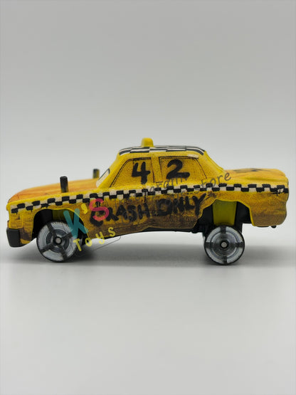 PRE-OWNED / LOOSE DISNEY PIXAR CARS - "FAREGAME" THUNDER HOLLOW SERIES - NEAR MINT CONDITION - READ DESCRIPTION!!!!!!