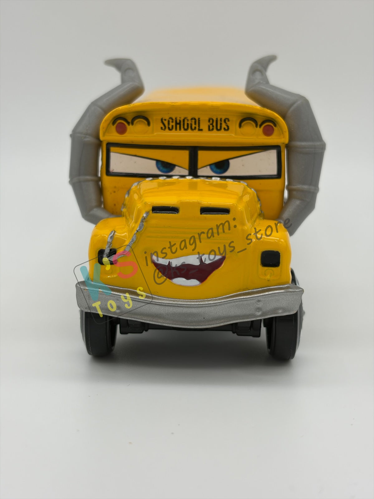 PRE-OWNED / LOOSE DISNEY PIXAR CARS - "MISS FRITTER" THUNDER HOLLOW SERIES - NEAR MINT CONDITION - READ DESCRIPTION!!!!!!