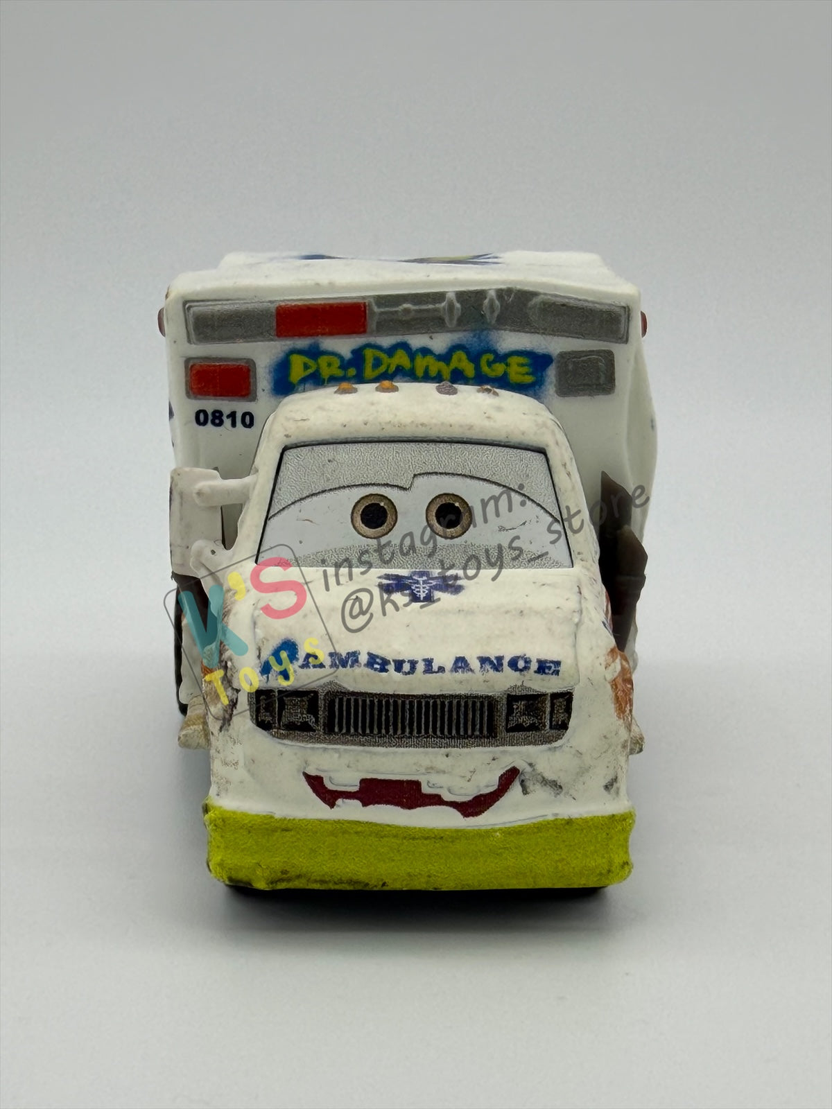 PRE-OWNED / LOOSE DISNEY PIXAR CARS - "DR DAMAGE" THUNDER HOLLOW SERIES - NEAR MINT CONDITION - READ DESCRIPTION!!!!!!