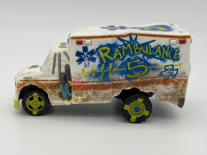 PRE-OWNED / LOOSE DISNEY PIXAR CARS - "DR DAMAGE" THUNDER HOLLOW SERIES - NEAR MINT CONDITION - READ DESCRIPTION!!!!!!
