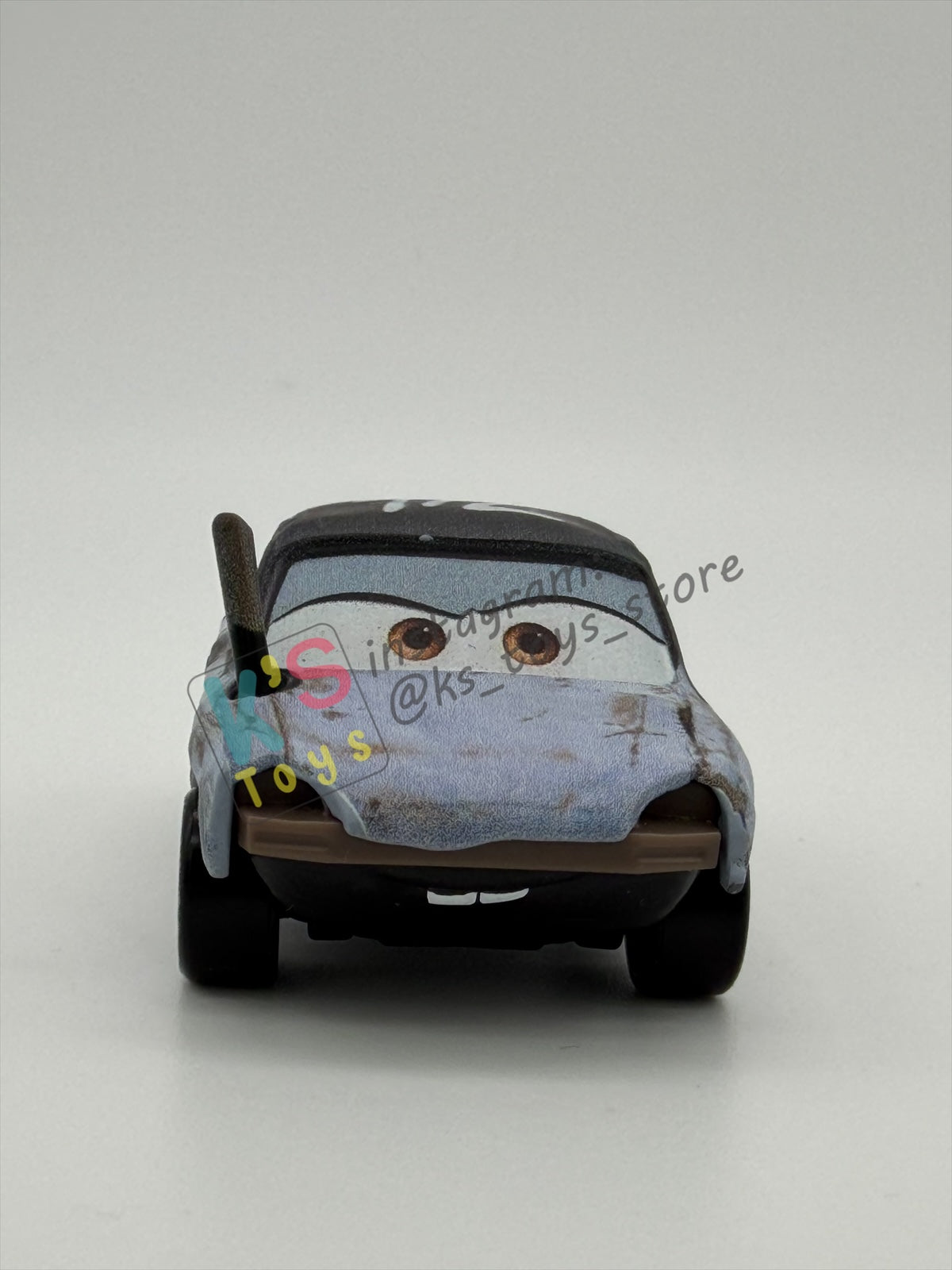 PRE-OWNED / LOOSE DISNEY PIXAR CARS - "PATTY (VARIANT 2)" THUNDER HOLLOW SERIES - NEAR MINT CONDITION - READ DESCRIPTION!!!!!!