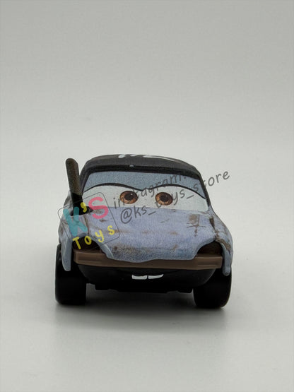 PRE-OWNED / LOOSE DISNEY PIXAR CARS - "PATTY (VARIANT 2)" THUNDER HOLLOW SERIES - NEAR MINT CONDITION - READ DESCRIPTION!!!!!!