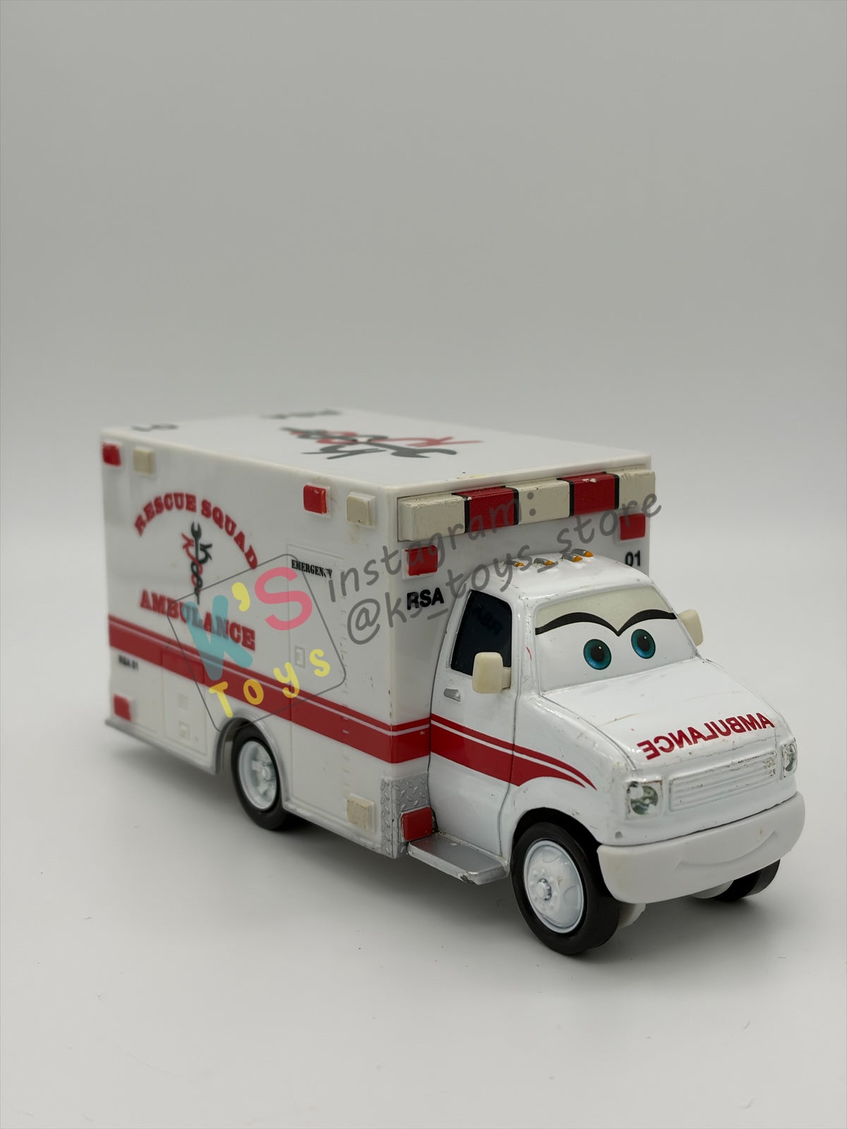 PRE-OWNED / LOOSE DISNEY PIXAR CARS - "RESCUE SQUAD AMBULANCE’" RESCUE SQUAD MATER - GOOD CONDITION - READ DESCRIPTION!!!!!!!!