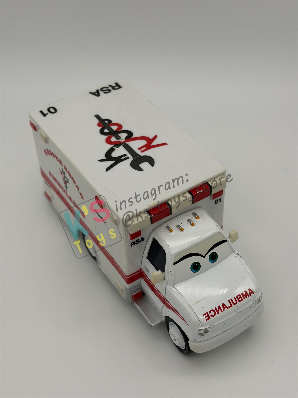 PRE-OWNED / LOOSE DISNEY PIXAR CARS - "RESCUE SQUAD AMBULANCE’" RESCUE SQUAD MATER - GOOD CONDITION - READ DESCRIPTION!!!!!!!!