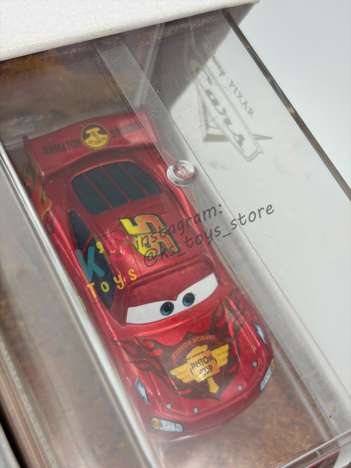 ISNEY PIXAR CARS BY MATTEL 1:55 - RS TEAM LIGHTNING MCQUEEN - SPECIAL EDITION DISPLAY CASE! PROMO ONLY AT TARGET - BNIP BUT NOT IN MINT CONDITION!!!!