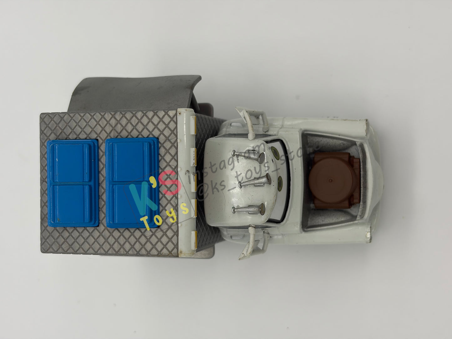 DISNEY STORE OF DISNEY PIXAR CARS 1:43 - TACO TRUCK MATER - PRE-OWNED IN NEAR MINT CONDITION
