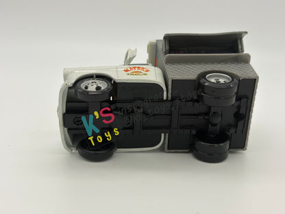 DISNEY STORE OF DISNEY PIXAR CARS 1:43 - TACO TRUCK MATER - PRE-OWNED IN NEAR MINT CONDITION