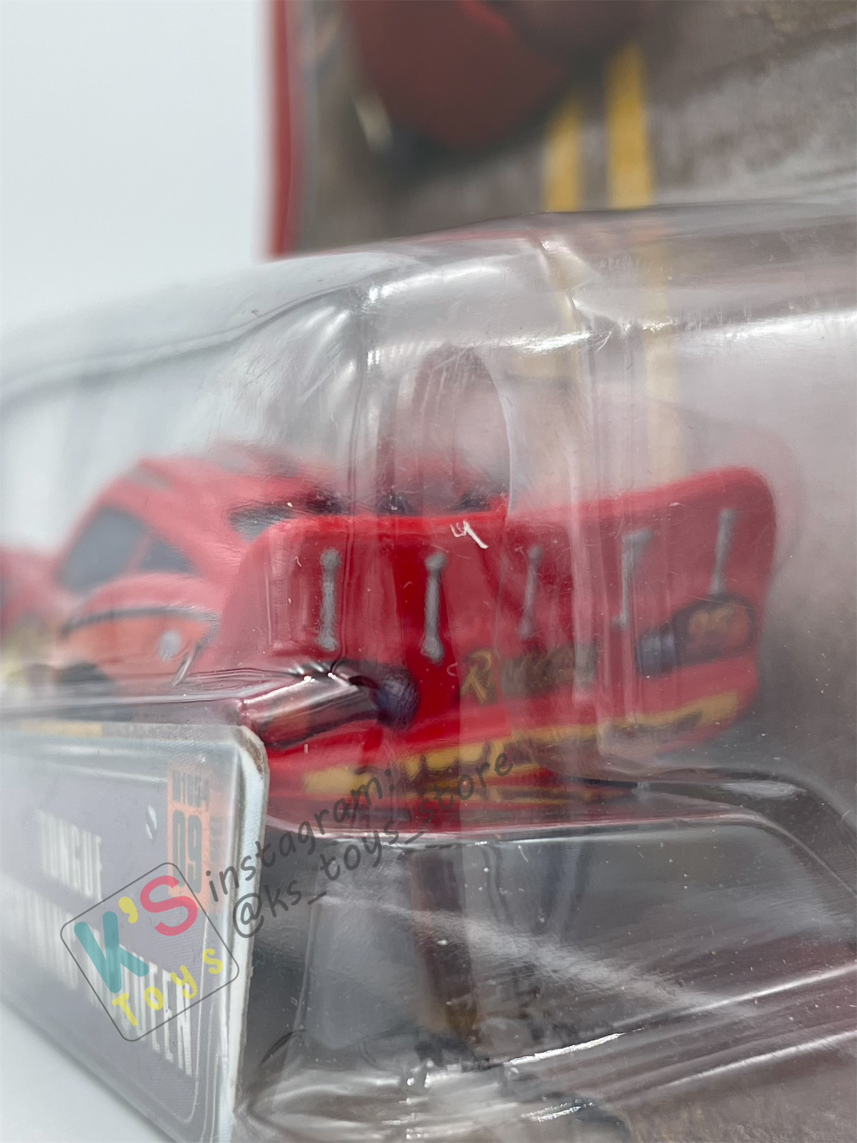 DISNEY PIXAR CARS BY MATTEL - TONGUE LIGHTNING MCQUEEN - THE WORLD OF CARS SERIES - BNIP