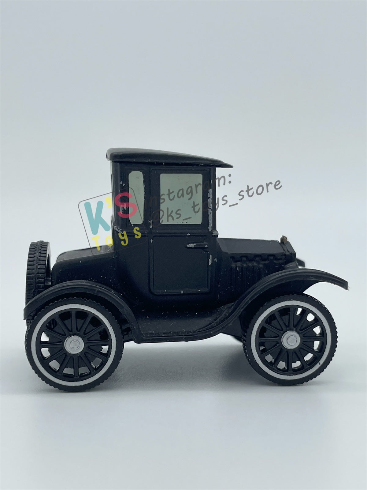 PRE-OWNED / LOOSE DISNEY PIXAR CARS BY MATTEL - "LIZZIE" - CARS SERIES - PLAYED WITH GOOD CONDITION - READ DESCRIPTION!!!!!!!!!!!